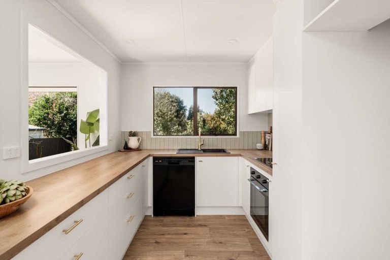 Photo of property in 14 Hastings Street, Te Puke, 3119