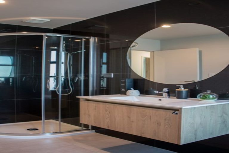 Photo of property in 1 Rangawhenua Street, Ngaruawahia, Hamilton, 3288