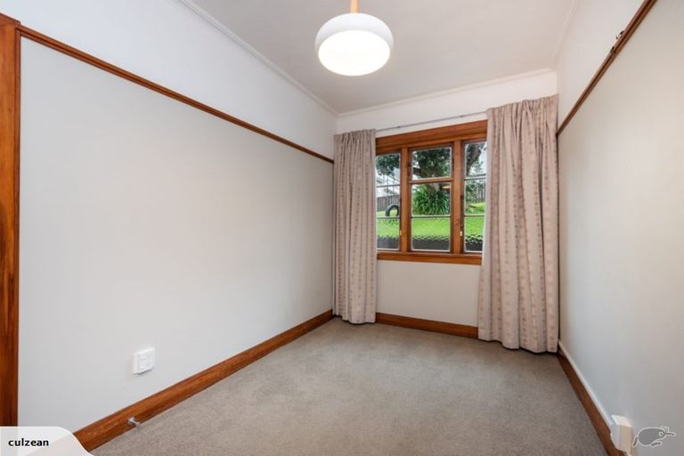 Photo of property in Ionian Flats, 123-125 Brougham Street, Mount Victoria, Wellington, 6011