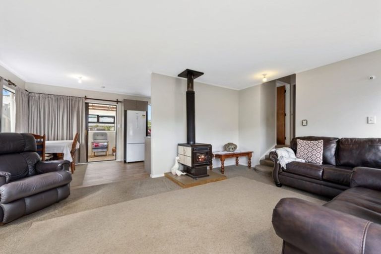 Photo of property in 36 Riverbank Street, Ebdentown, Upper Hutt, 5018