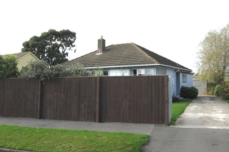 Photo of property in 36 Oakland Street, Northcote, Christchurch, 8052