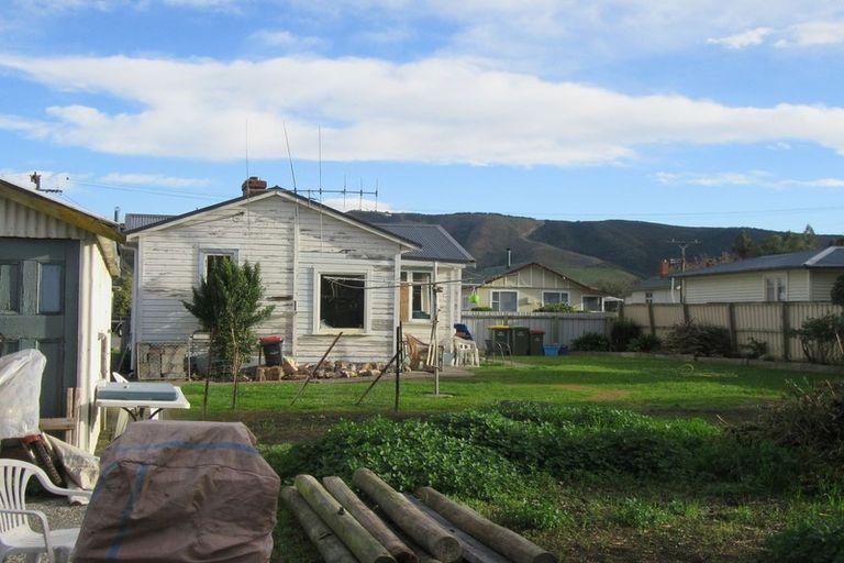 Photo of property in 6 Mary Street, Waimate, 7924