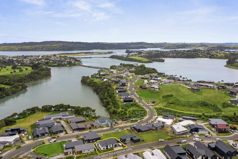 Photo of property in 5 Maataitai Road, Raglan, 3225