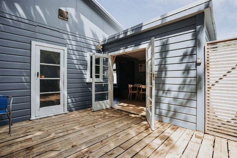 Photo of property in 14 Moana Street, Kaka Point, 9271