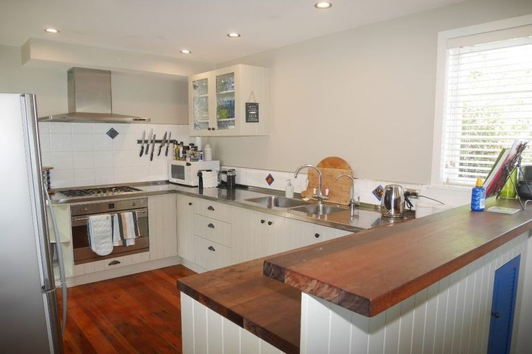 Photo of property in 27 Moana Road, Plimmerton, Porirua, 5026