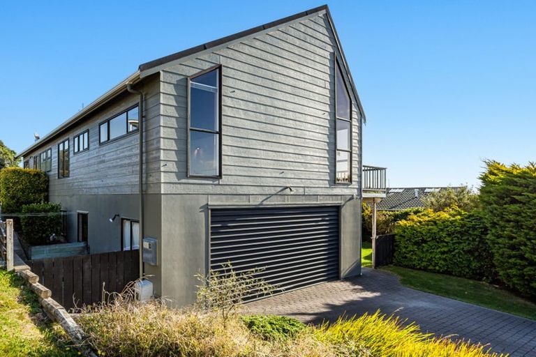 Photo of property in 22 Mercury Way, Whitby, Porirua, 5024