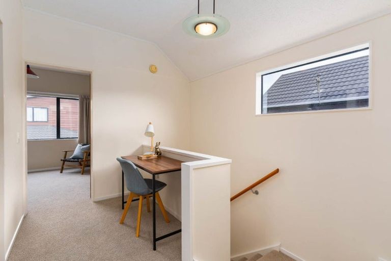 Photo of property in 6 Furlong Crescent, Churton Park, Wellington, 6037