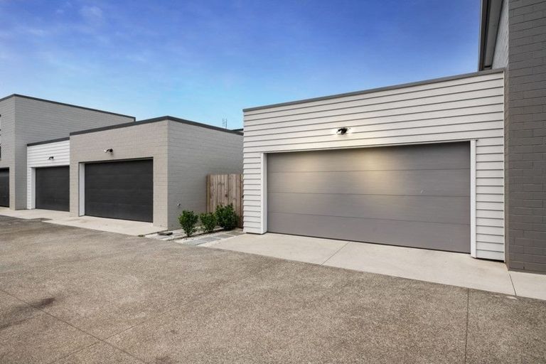 Photo of property in 8 Hakaro Way, Takanini, 2112