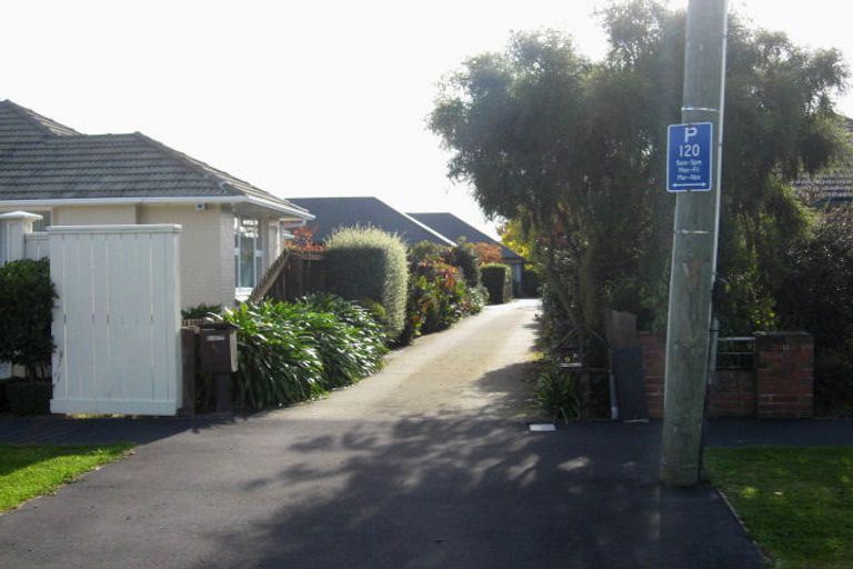 Photo of property in 1/9a Chilcombe Street, Ilam, Christchurch, 8041