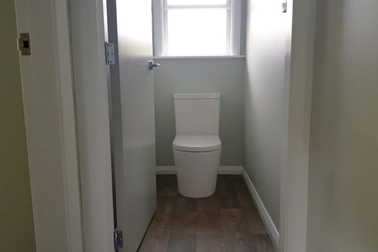 Photo of property in 98 Melbourne Road, Island Bay, Wellington, 6023