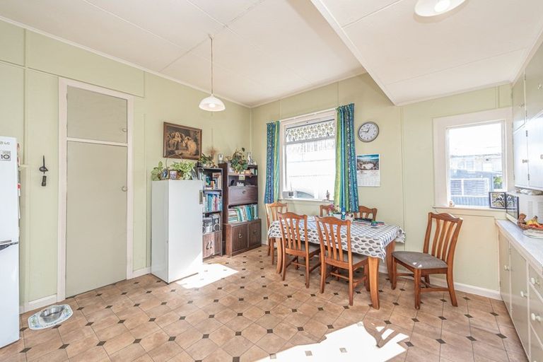 Photo of property in 26 Egmont Street, Castlecliff, Whanganui, 4501