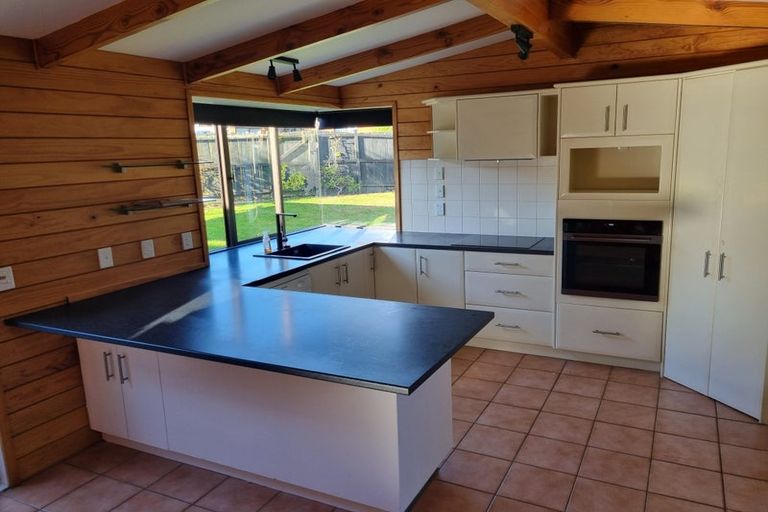 Photo of property in 9 Charles Prevost Drive, The Gardens, Auckland, 2105