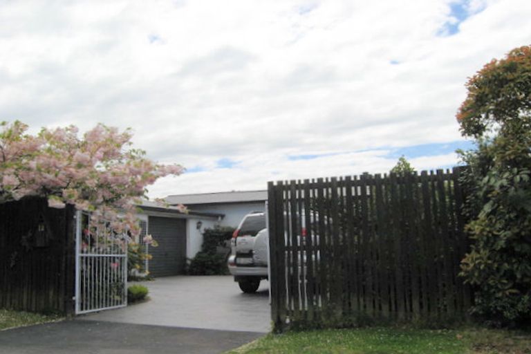 Photo of property in 12 Petries Road, Woodend, 7610