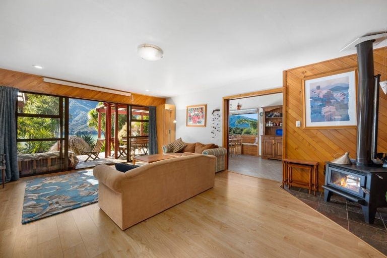 Photo of property in 810a Queen Charlotte Drive, Havelock, 7281