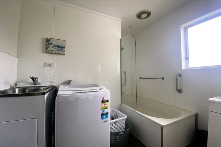 Photo of property in 112 Leeward Drive, Whitby, Porirua, 5024