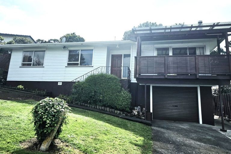 Photo of property in 46 Easton Park Parade, Glenfield, Auckland, 0629