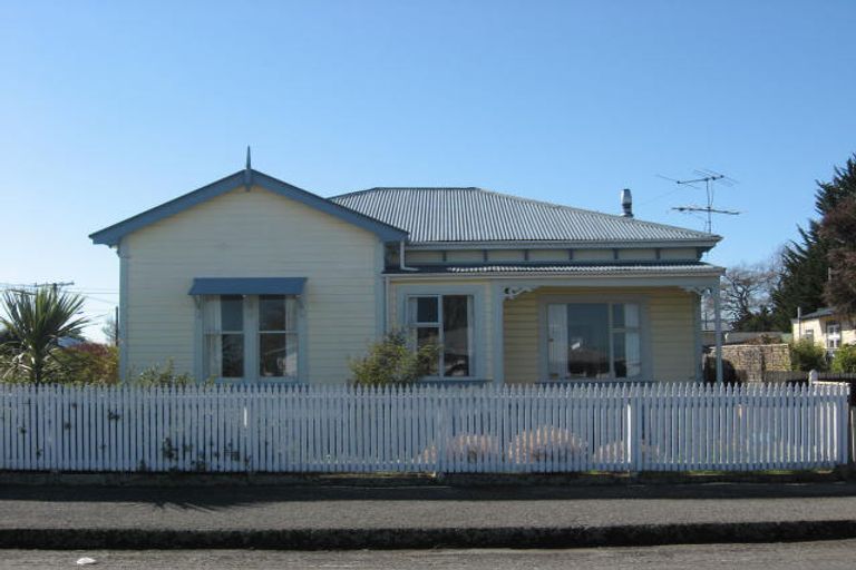 Photo of property in 94 Pembroke Street, Carterton, 5713