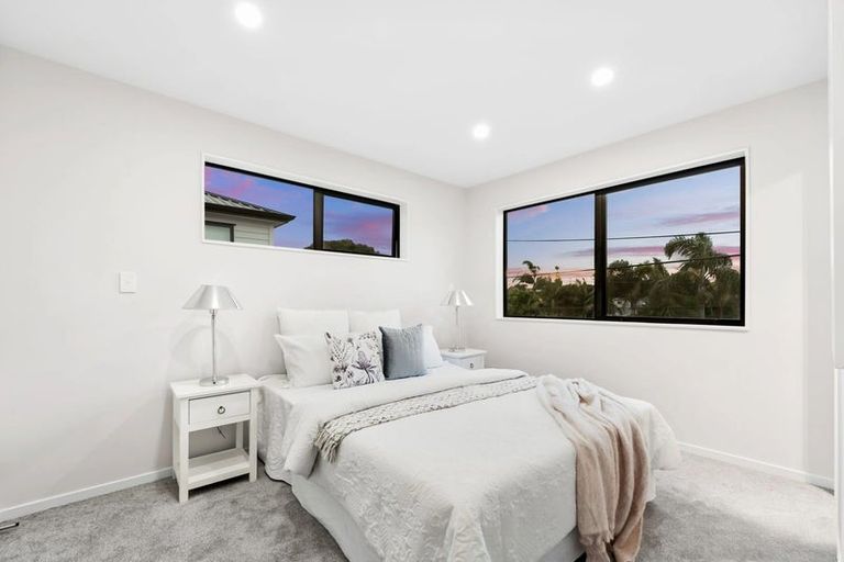 Photo of property in 6/33 Colwill Road, Massey, Auckland, 0614