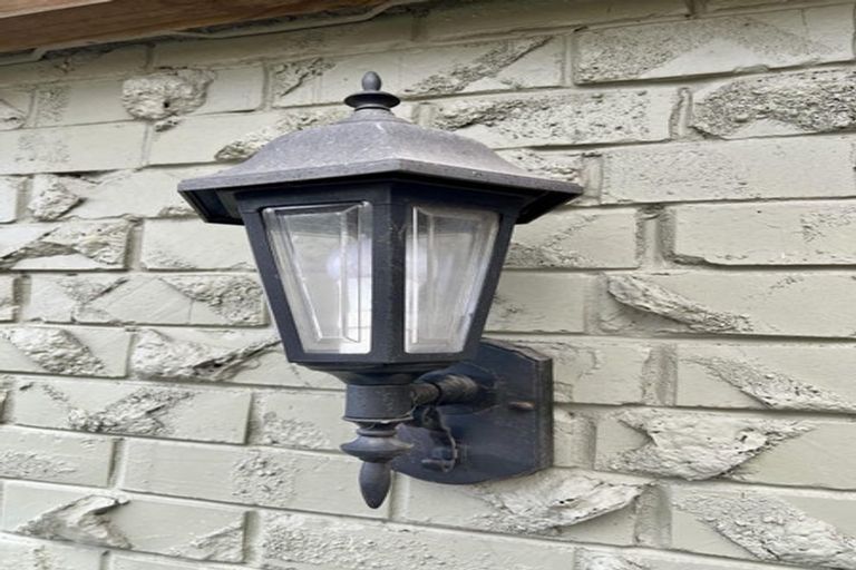 Photo of property in 1 Mirrabooka Avenue, Botany Downs, Auckland, 2010