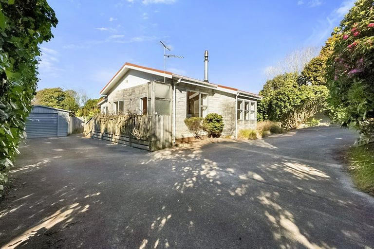 Photo of property in 1 Queens Road, Glen Avon, New Plymouth, 4312