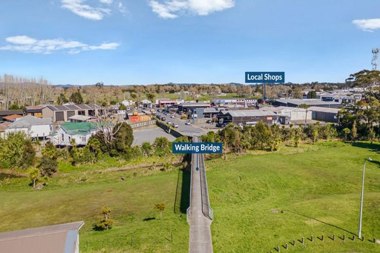 Photo of property in 22 Weza Lane, Kumeu, 0810