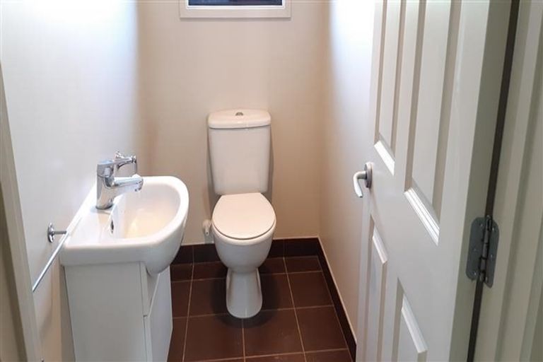 Photo of property in 5 Monet Grove, West Harbour, Auckland, 0618