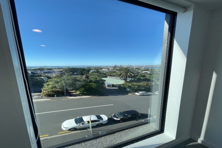 Photo of property in 401/19 Rawene Road, Birkenhead, Auckland, 0626