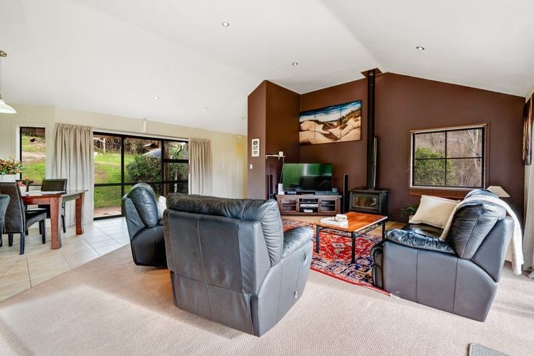 Photo of property in 11 Pineview Lane, Helensville, 0875