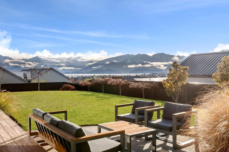 Photo of property in 8 The Heights Avenue, Wanaka, 9305