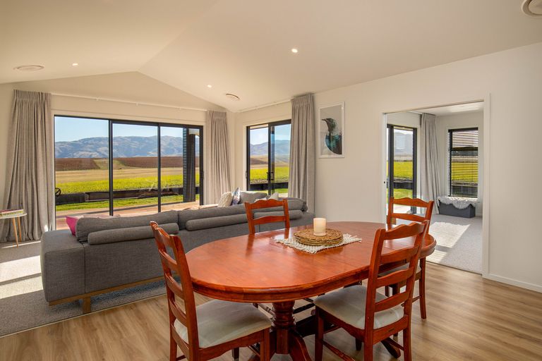 Photo of property in 355 Golden Road, Springvale, Alexandra, 9393