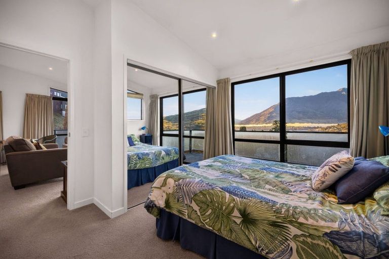 Photo of property in 2 Quartz Rise, Queenstown, 9300
