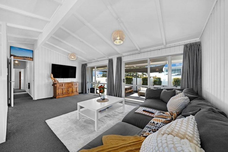 Photo of property in 98 Torkar Road, Clarks Beach, 2122