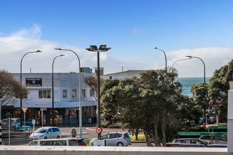 Photo of property in 18 Mina Way, Browns Bay, Auckland, 0630