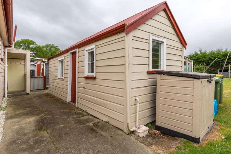 Photo of property in 16 Dobson Street, Waimate, 7924