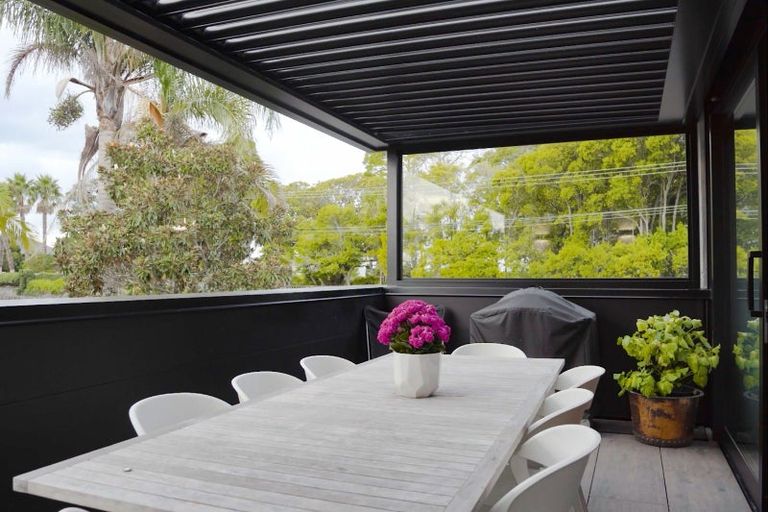 Photo of property in 1/279 Lake Road, Belmont, Auckland, 0622