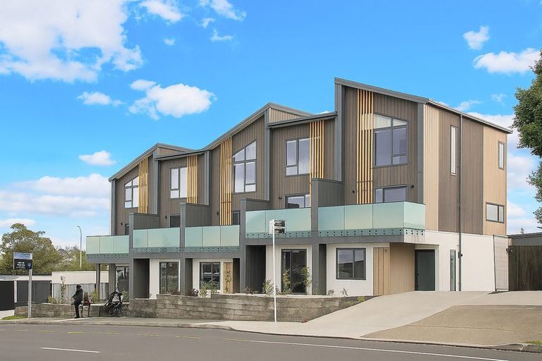 Photo of property in 15/506 Glenfield Road, Bayview, Auckland, 0629