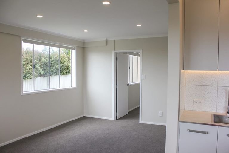 Photo of property in 53 Wade River Road, Stanmore Bay, Whangaparaoa, 0932