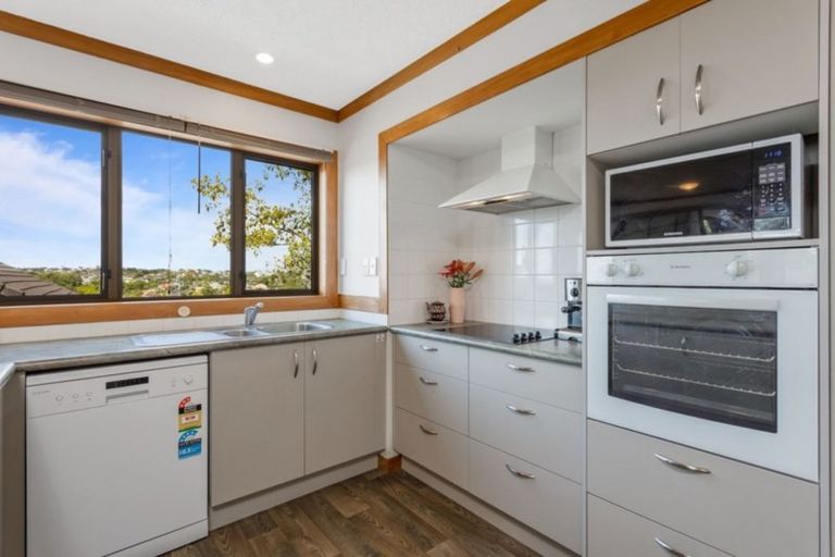 Photo of property in 1/126 Carlisle Road, Browns Bay, Auckland, 0632