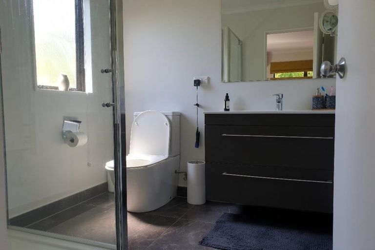 Photo of property in 73b Hillwell Drive, Henderson, Auckland, 0612