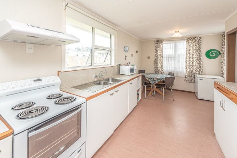 Photo of property in 14 Fergusson Street, Marton, 4710