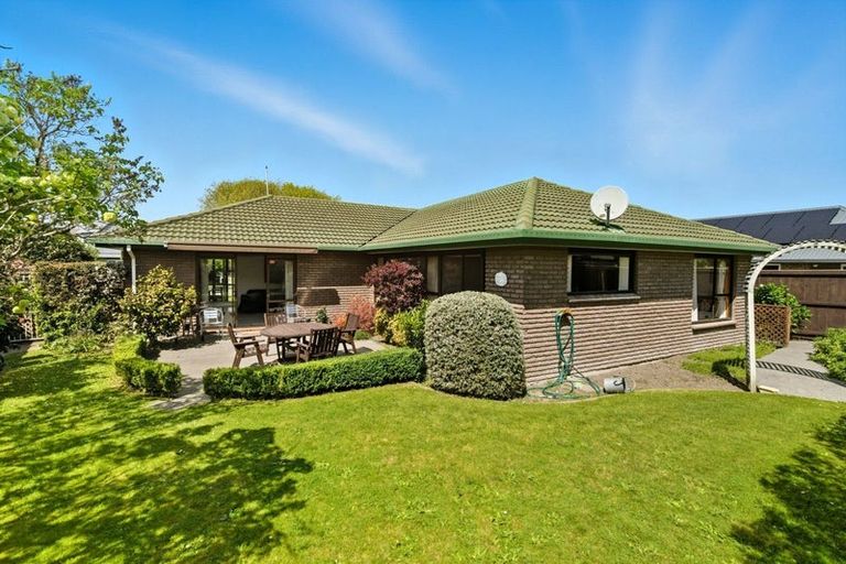 Photo of property in 8 Addison Place, Halswell, Christchurch, 8025