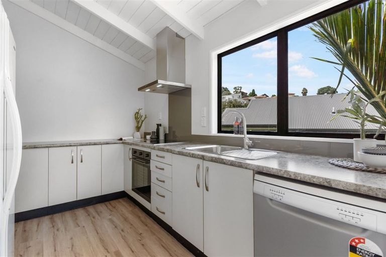 Photo of property in 6/60 Birkdale Road, Birkdale, Auckland, 0626