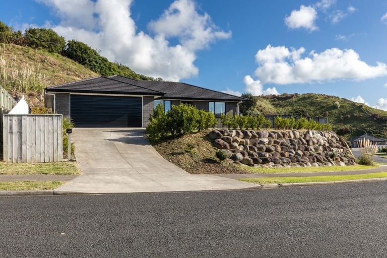 Photo of property in 43 Magnolia Drive, Westown, New Plymouth, 4310