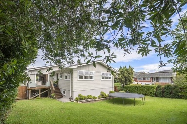 Photo of property in 16 The Boulevard, Sunnyhills, Auckland, 2010