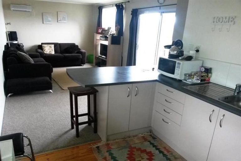 Photo of property in 42 Cobham Crescent, Kelston, Auckland, 0602