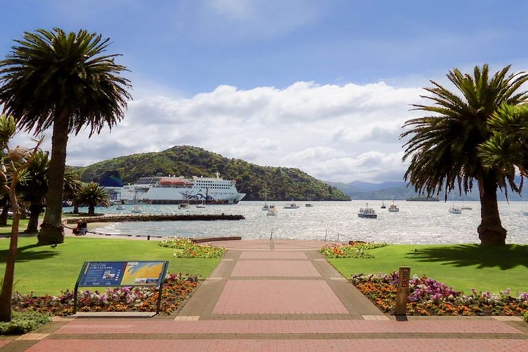 Photo of property in 65 Broadway, Picton, 7220