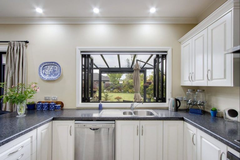 Photo of property in 3 Portland Place, Poraiti, Napier, 4112