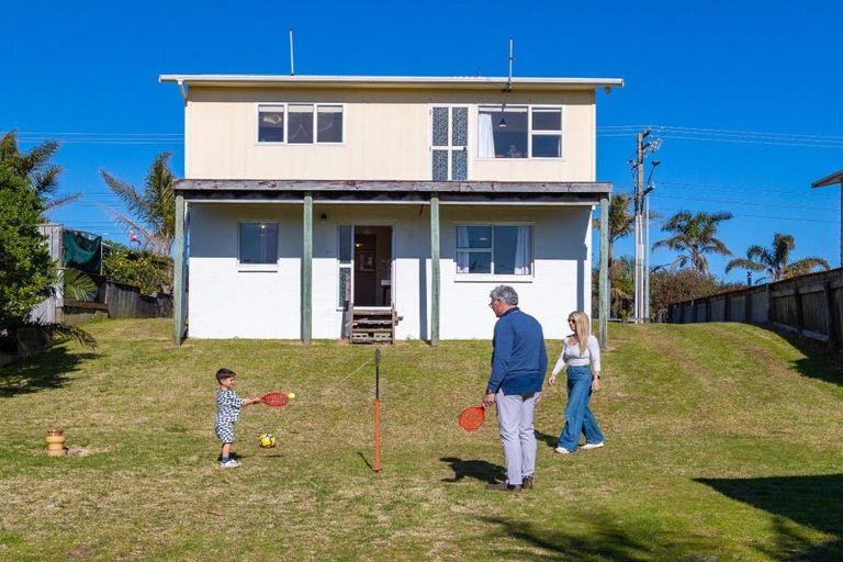Photo of property in 1285 Papamoa Beach Road, Papamoa Beach, Papamoa, 3118