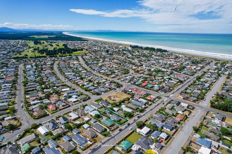 Photo of property in 142 Pacific Road, North New Brighton, Christchurch, 8083