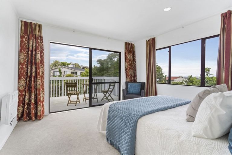 Photo of property in 14 Mccahill Views, Botany Downs, Auckland, 2010